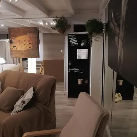 Lilli Apartment Tias